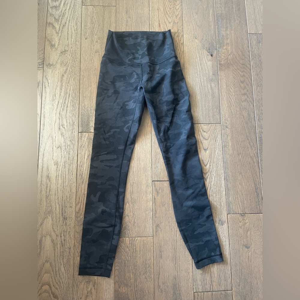 Lululemon Wunder Under 28”